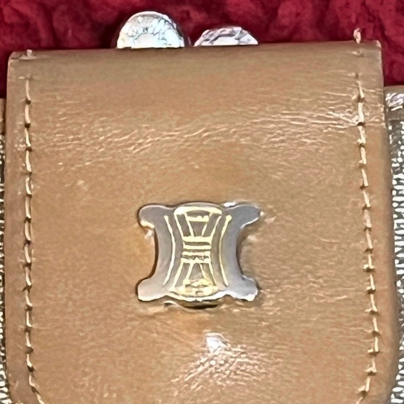 CELINE AUTHENTIC LEATHER LONG BIFOLD WALLET WITH KISS LOCK AND CHAIN. EUC. - Picture 3 of 12